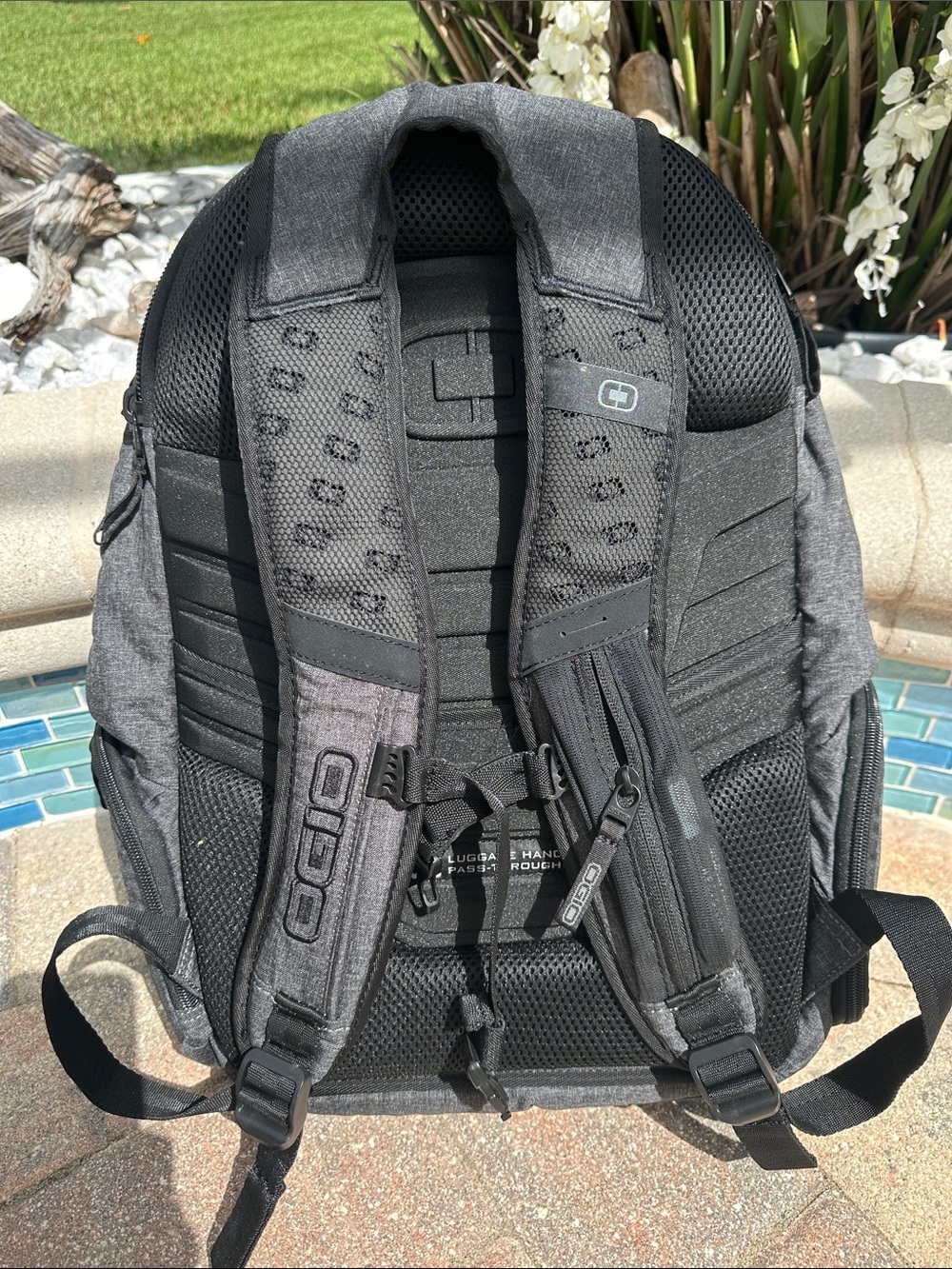 OGIO Renegade (Charcoal Gray) Backpack - Picture 2 of 5